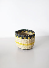 Load image into Gallery viewer, Set of 5 Striped Yellow Black Woven Seagrass Baskets