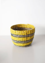 Load image into Gallery viewer, Set of 5 Striped Yellow Black Woven Seagrass Baskets