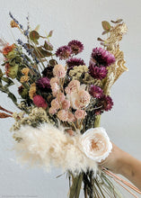 Load image into Gallery viewer, Pack of 8 - Preserved Rose Heads in Champagne White