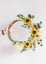 Load image into Gallery viewer, Natural Grapevine Wreath - 18"