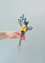 Load image into Gallery viewer, Pack of 25 - Dried Billy Button Craspedia in Yellow
