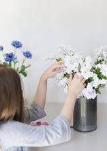 Load image into Gallery viewer, Silk Flower Baby&#39;s Breath in White - 19&quot;
