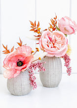 Load image into Gallery viewer, Preserved Pepper Berries in Pink
