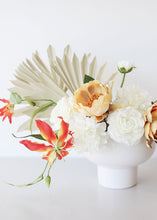 Load image into Gallery viewer, Cream Fake Dahlia Flowers
