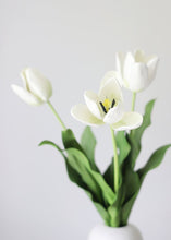Load image into Gallery viewer, Foam Dutch Tulip Flower in White
