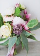 Load image into Gallery viewer, Artificial Allium Flower in Lavender - 17.5&quot;

