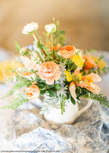 Load image into Gallery viewer, Ranunculus Fake Flowers in Peach Pink
