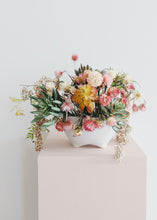 Load image into Gallery viewer, Dried Mini Silver Daisy in Mauve
