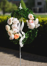 Load image into Gallery viewer, Preserved Boxwood Wreath - 17"
