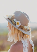 Load image into Gallery viewer, Faux Poppy Flowers in White
