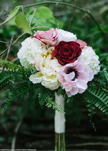 Load image into Gallery viewer, Cream Small Silk Flower Hydrangea - 3&quot; Bloom
