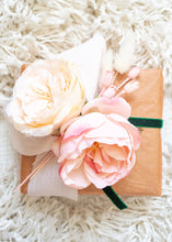 Load image into Gallery viewer, Dried Centaurea in Pink

