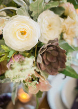 Load image into Gallery viewer, Silk Flowers Cream White Ranunculus
